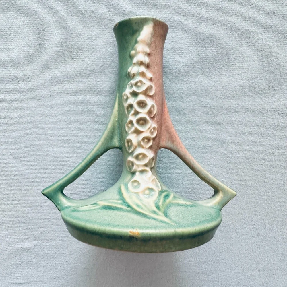 Roseville Pottery Foxglove Bud Vase, Shape 159-5, Petal Green